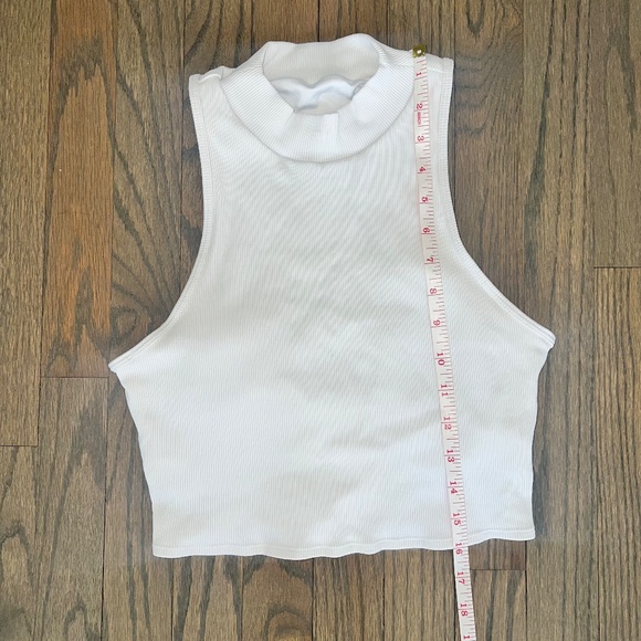 Alo Yoga Ribbed Cropped Dynamite Tank Open Back High Neck Size Large White - Picture 5 of 6
